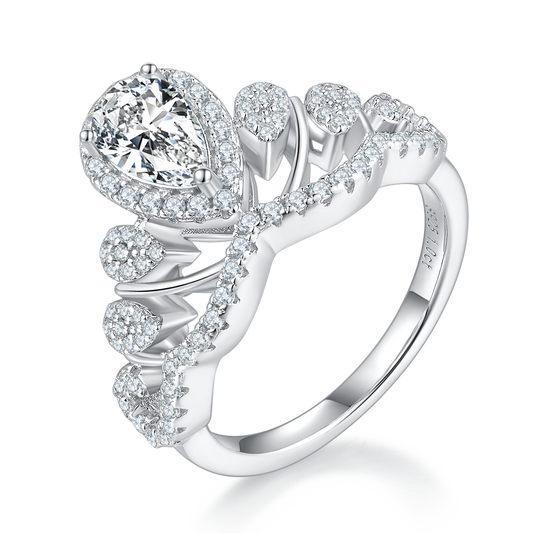 1.0 Carat Pear-Cut V-Queen Synthetic Moissanite Solitaire Ring in Sterling Silver 925 Plated with White Gold for Women Everyday Luxury